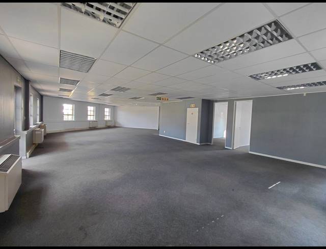 288M² OFFICE TO LET IN FOURWAYS